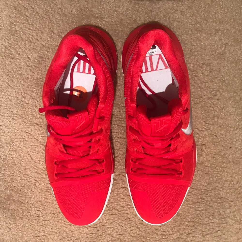 Nike Kyrie 3 852395-601 University Red